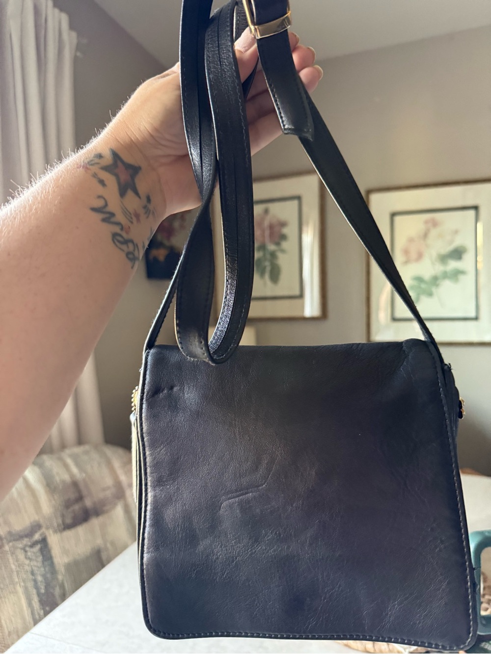 Vintage 90s Jacqueline Ferrar Black Leather Crossbody Flap Bag purse